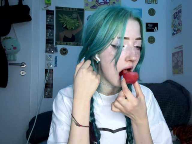 karolinawild live cam on BongaCams