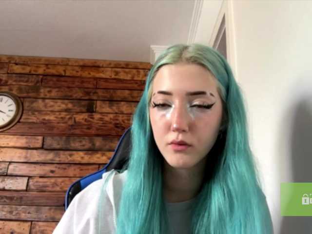 karolinawild live cam on BongaCams