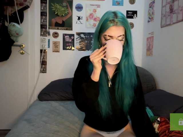 karolinawild live cam on BongaCams