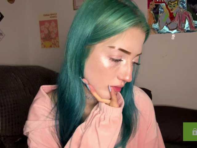 karolinawild live cam on BongaCams