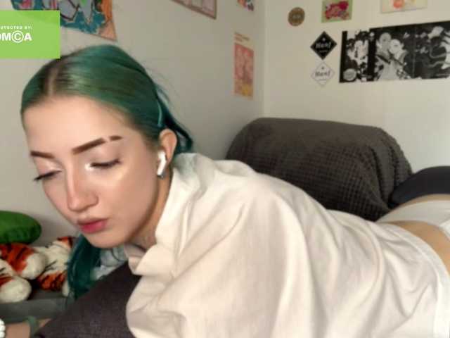 karolinawild live cam on BongaCams