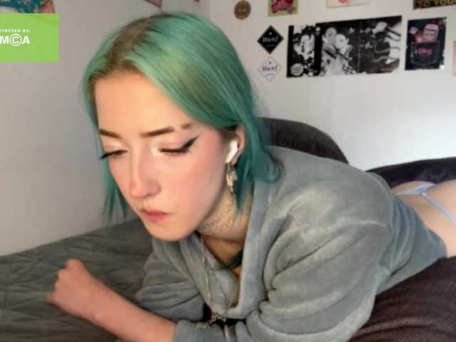 karolinawild live cam on BongaCams