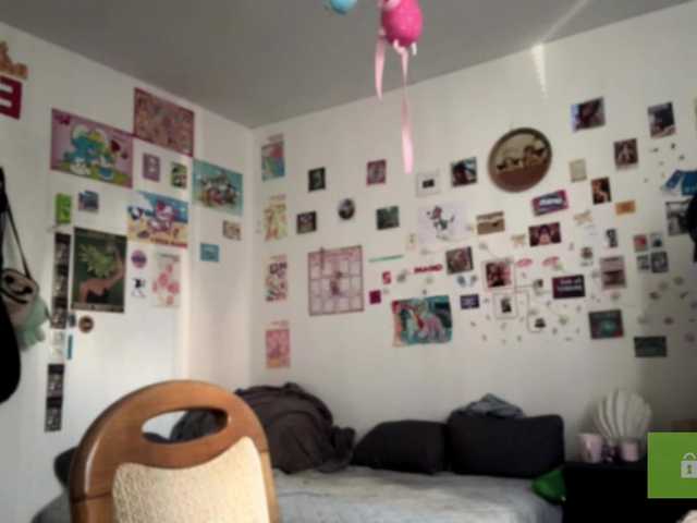 karolinawild live cam on BongaCams