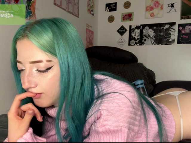 karolinawild live cam on BongaCams