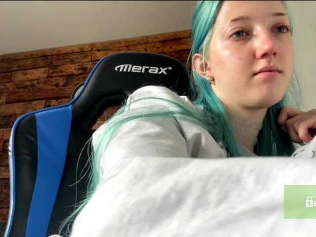 karolinawild live cam on BongaCams