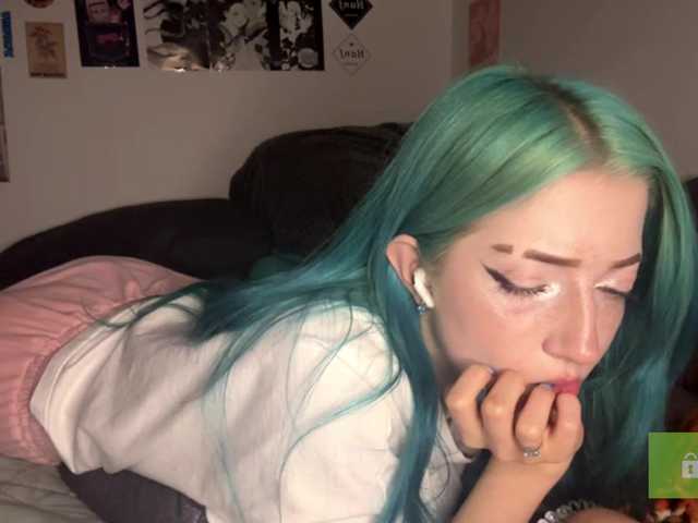 karolinawild live cam on BongaCams