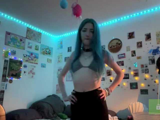 karolinawild live cam on BongaCams