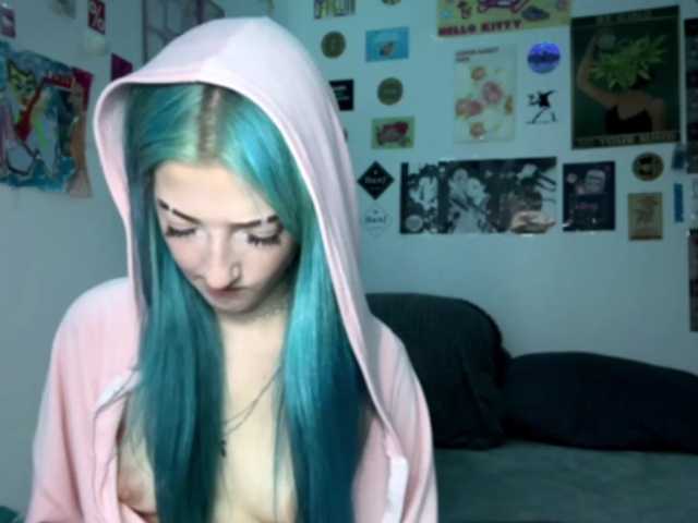 karolinawild live cam on BongaCams