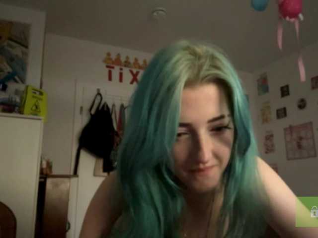karolinawild live cam on BongaCams