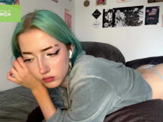 karolinawild live cam on BongaCams
