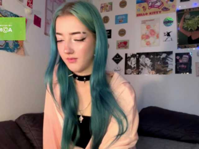 karolinawild live cam on BongaCams