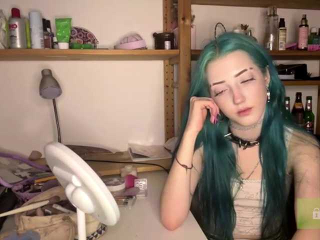 karolinawild live cam on BongaCams