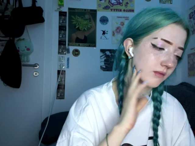 karolinawild live cam on BongaCams