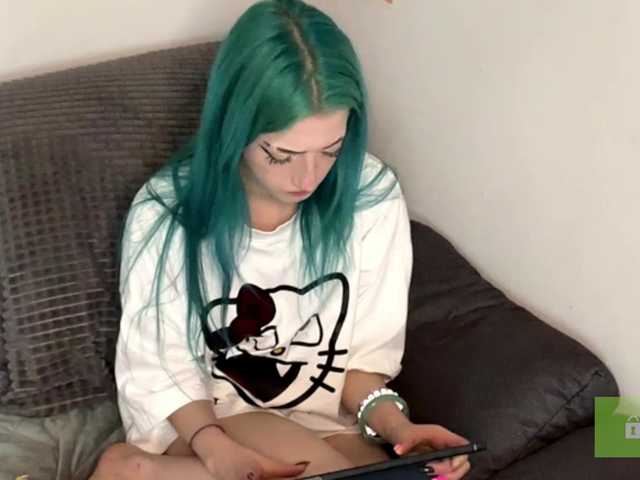 karolinawild live cam on BongaCams