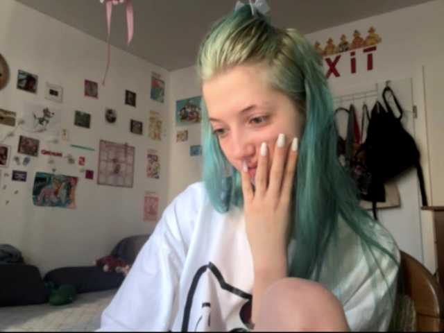 karolinawild live cam on BongaCams