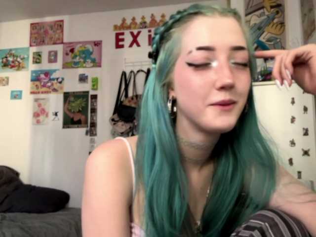 karolinawild live cam on BongaCams