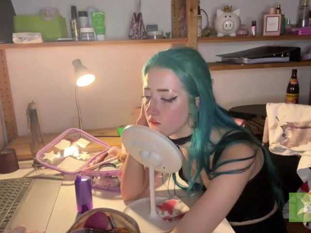 karolinawild live cam on BongaCams