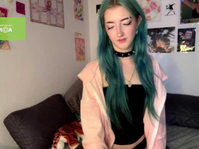 karolinawild live cam on BongaCams