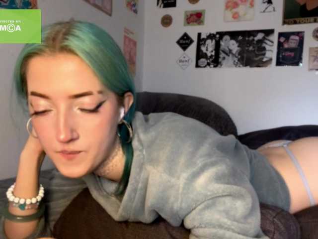 karolinawild live cam on BongaCams