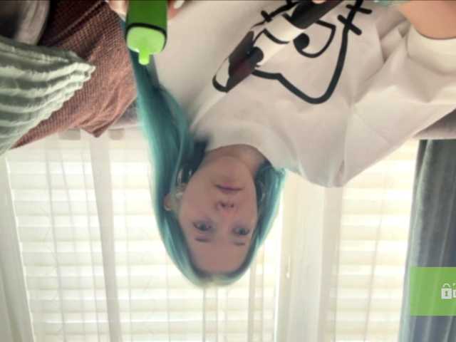 karolinawild live cam on BongaCams