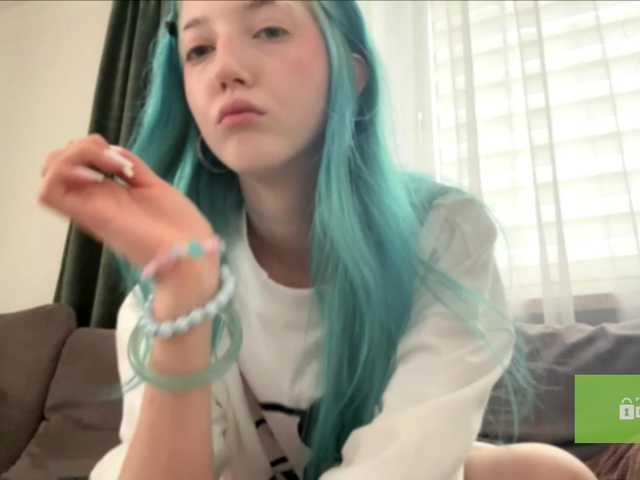 karolinawild live cam on BongaCams