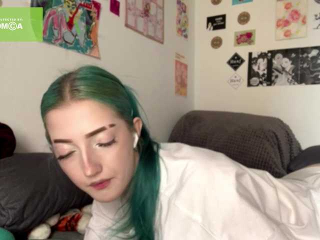 karolinawild live cam on BongaCams