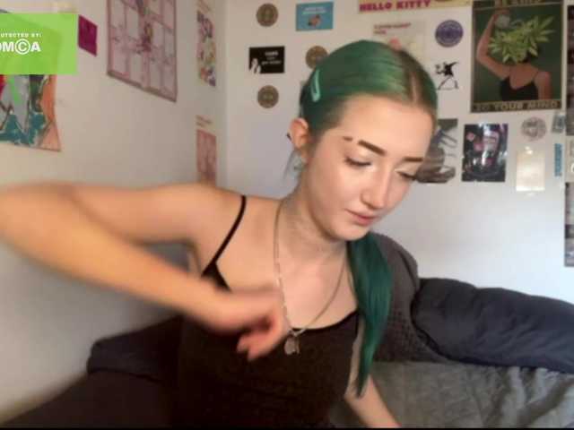 karolinawild live cam on BongaCams