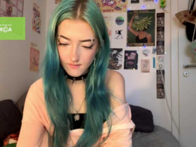 karolinawild live cam on BongaCams