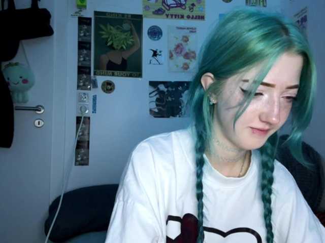 karolinawild live cam on BongaCams