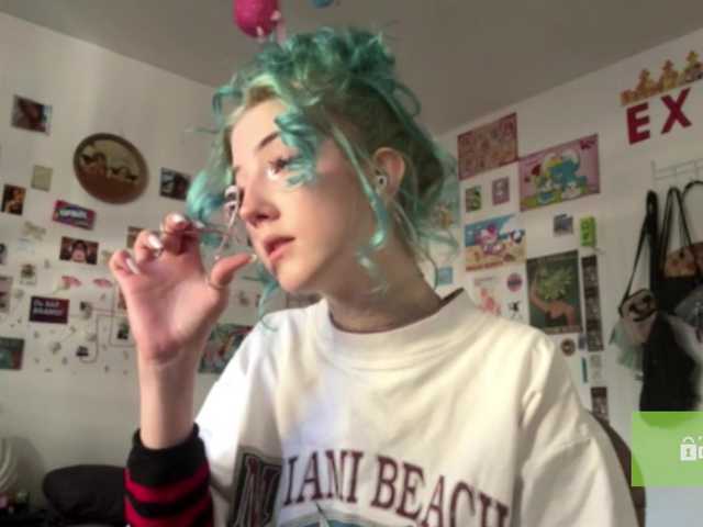 karolinawild live cam on BongaCams