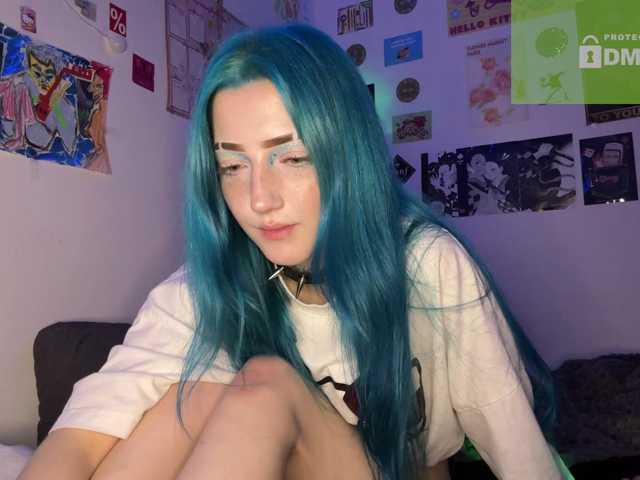 karolinawild live cam on BongaCams