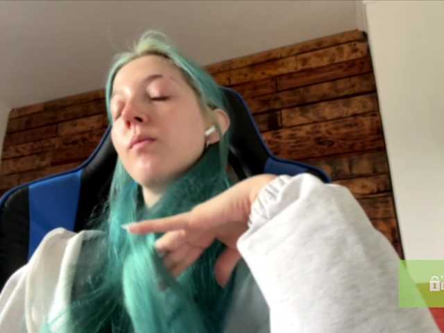 karolinawild live cam on BongaCams