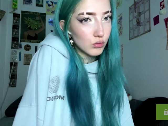karolinawild live cam on BongaCams