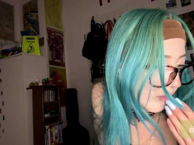karolinawild live cam on BongaCams