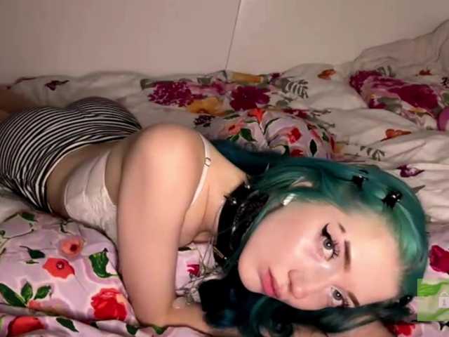 karolinawild live cam on BongaCams