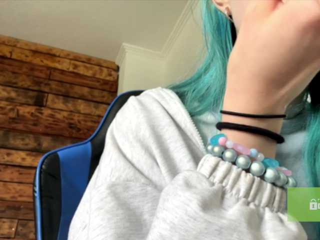 karolinawild live cam on BongaCams
