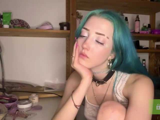 karolinawild live cam on BongaCams