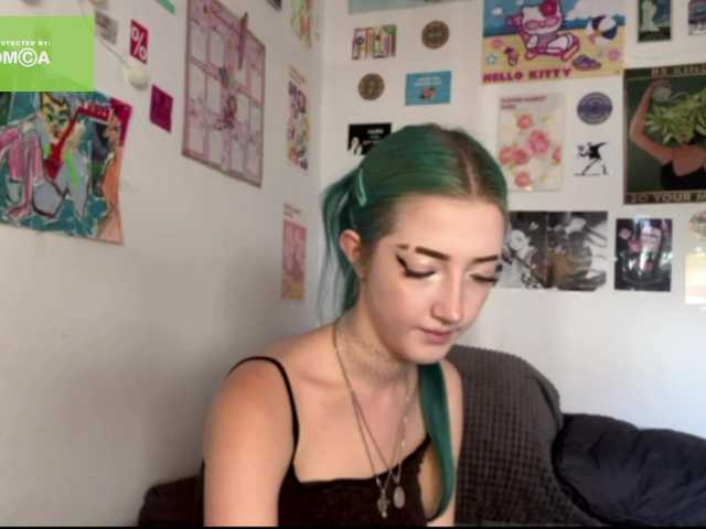 karolinawild live cam on BongaCams
