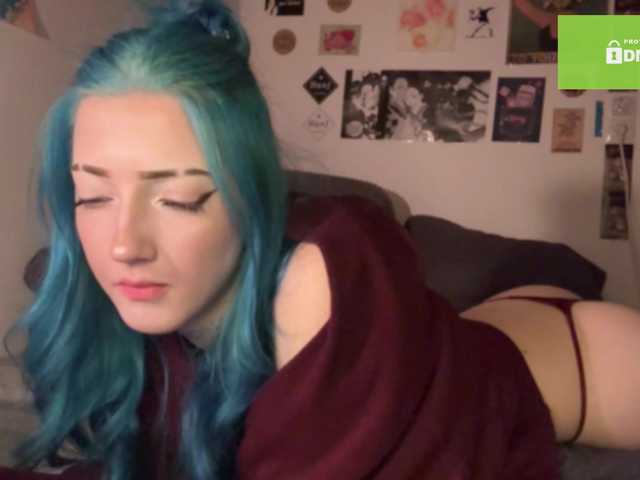 karolinawild live cam on BongaCams