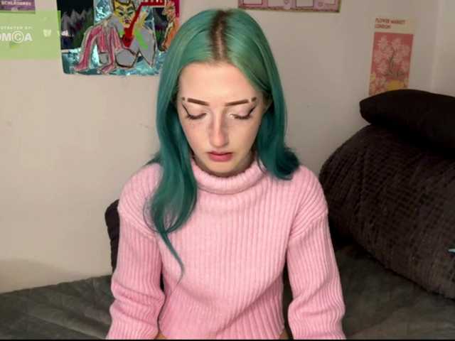 karolinawild live cam on BongaCams