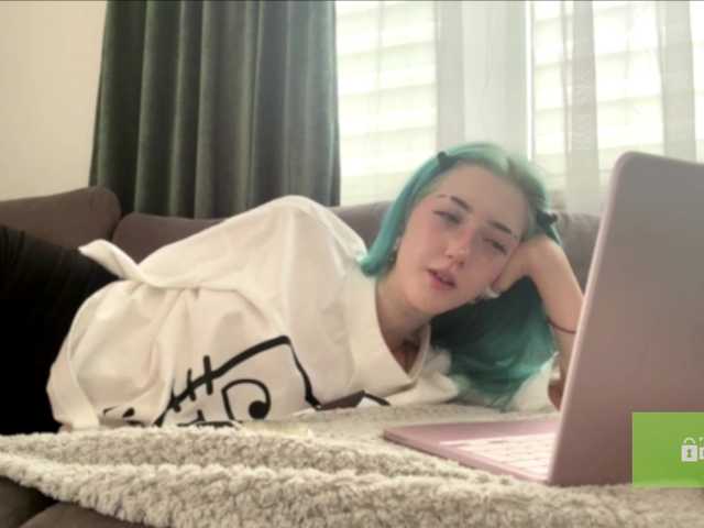 karolinawild live cam on BongaCams