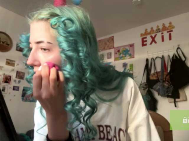 karolinawild live cam on BongaCams