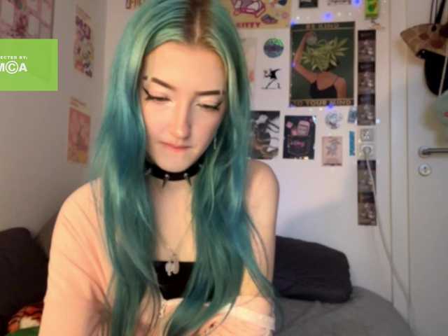 karolinawild live cam on BongaCams