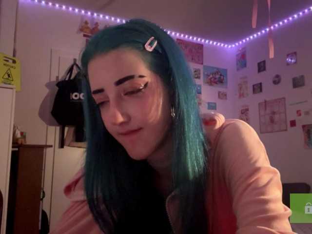 karolinawild live cam on BongaCams