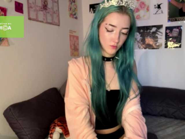 karolinawild live cam on BongaCams