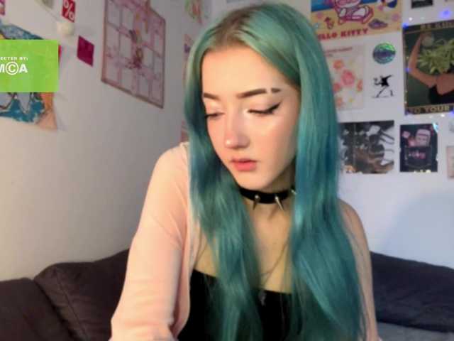 karolinawild live cam on BongaCams