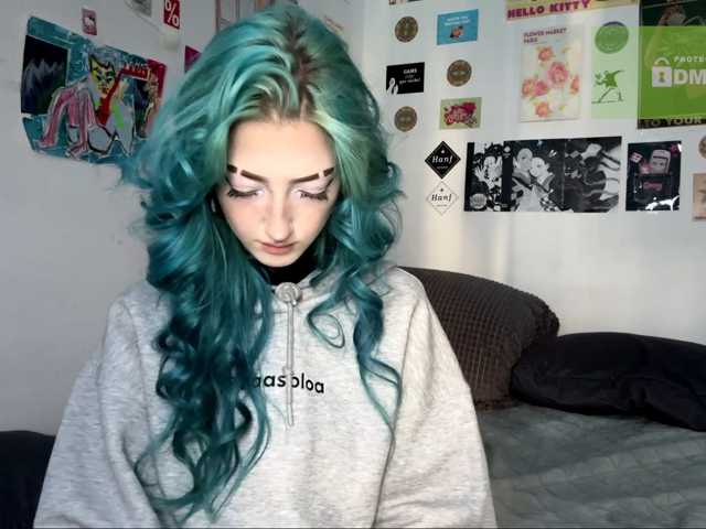 karolinawild live cam on BongaCams