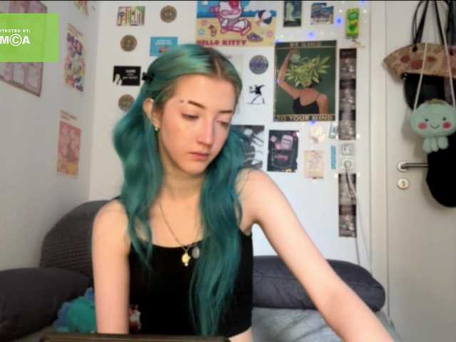 karolinawild live cam on BongaCams