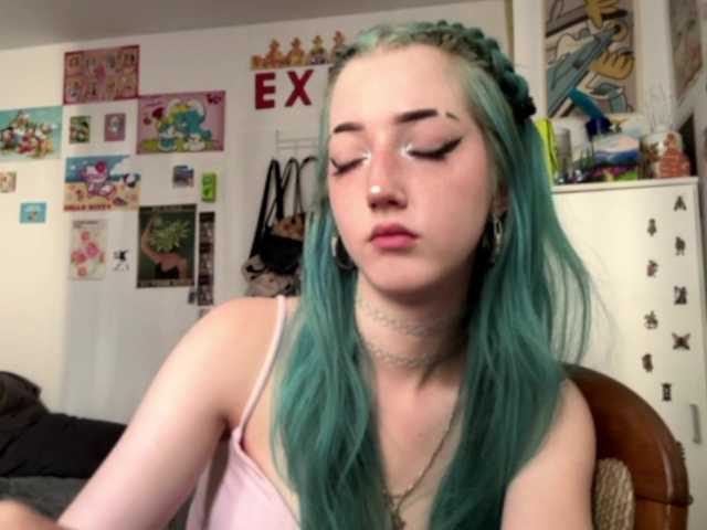 karolinawild live cam on BongaCams