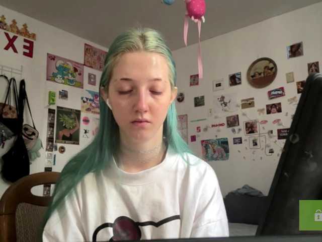 karolinawild live cam on BongaCams